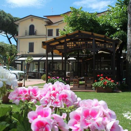 מרינה די מסה Hotel Virginia מראה חיצוני תמונה