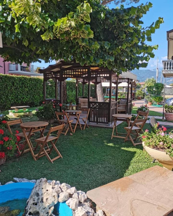 מרינה די מסה Hotel Virginia מראה חיצוני תמונה