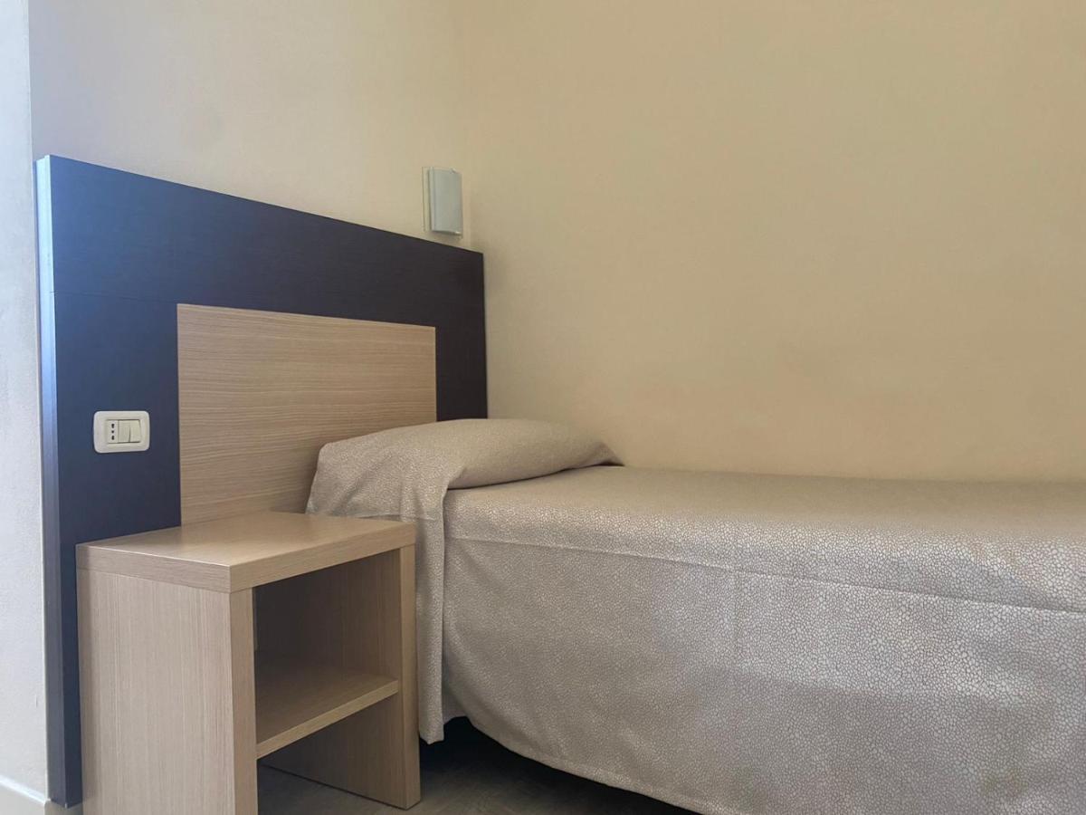 מרינה די מסה Hotel Virginia מראה חיצוני תמונה