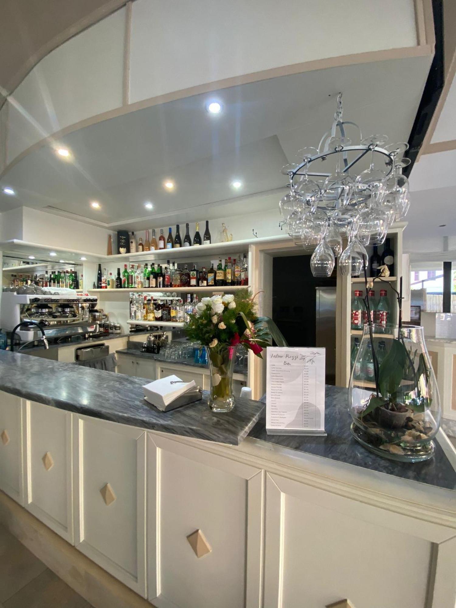מרינה די מסה Hotel Virginia מראה חיצוני תמונה