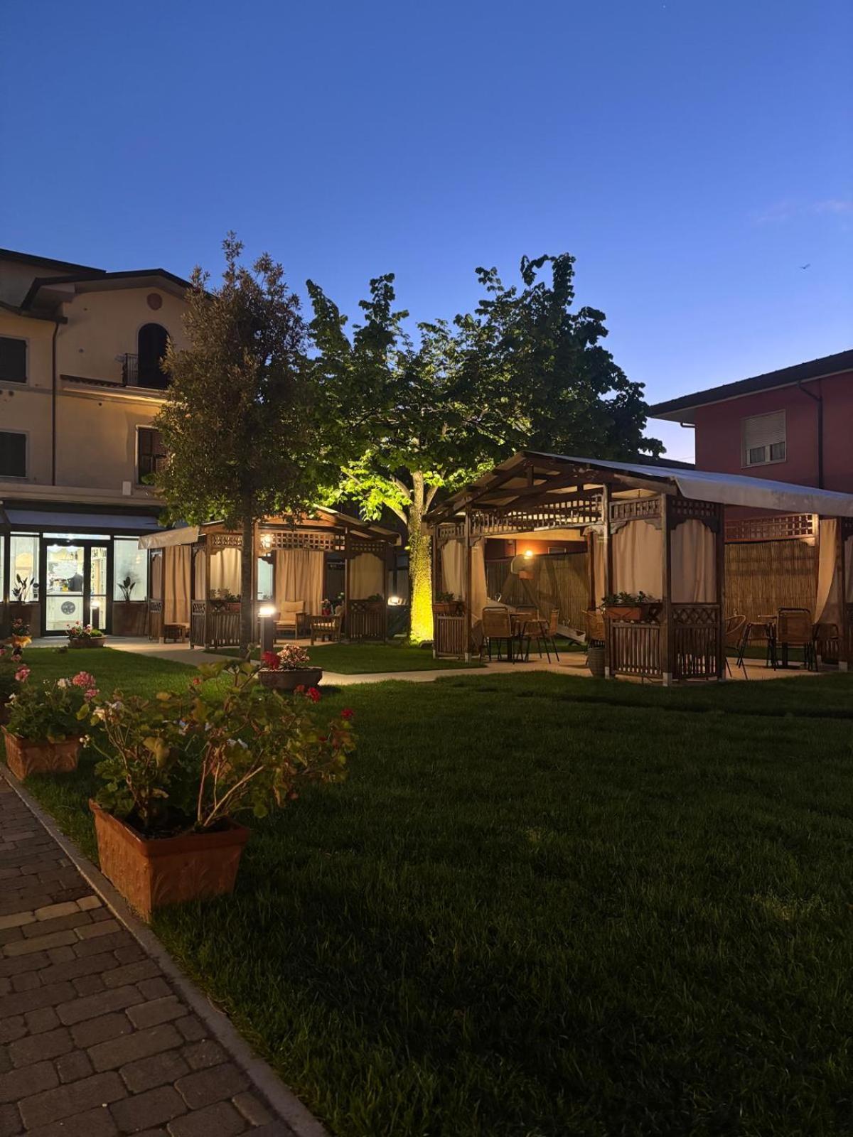 מרינה די מסה Hotel Virginia מראה חיצוני תמונה