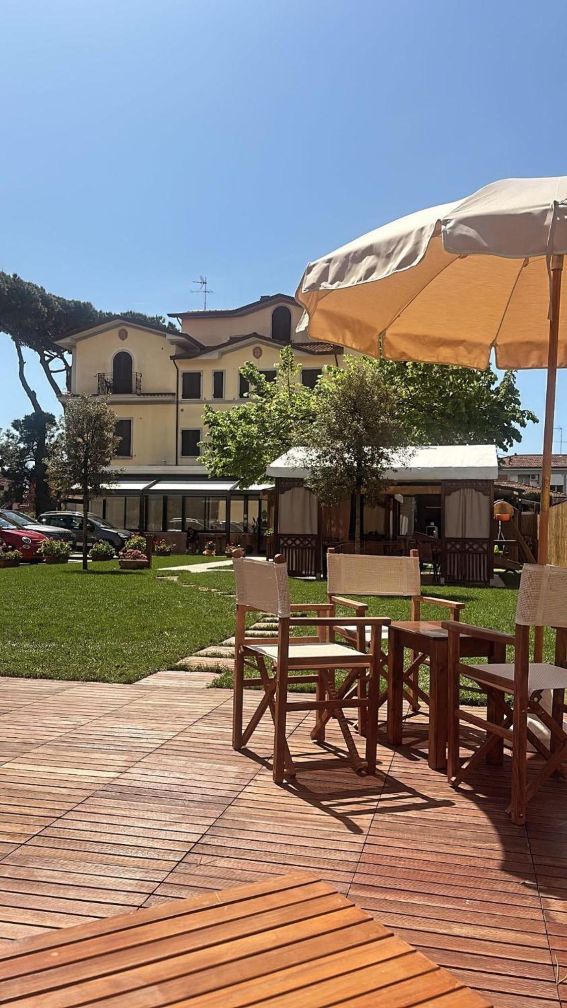 מרינה די מסה Hotel Virginia מראה חיצוני תמונה