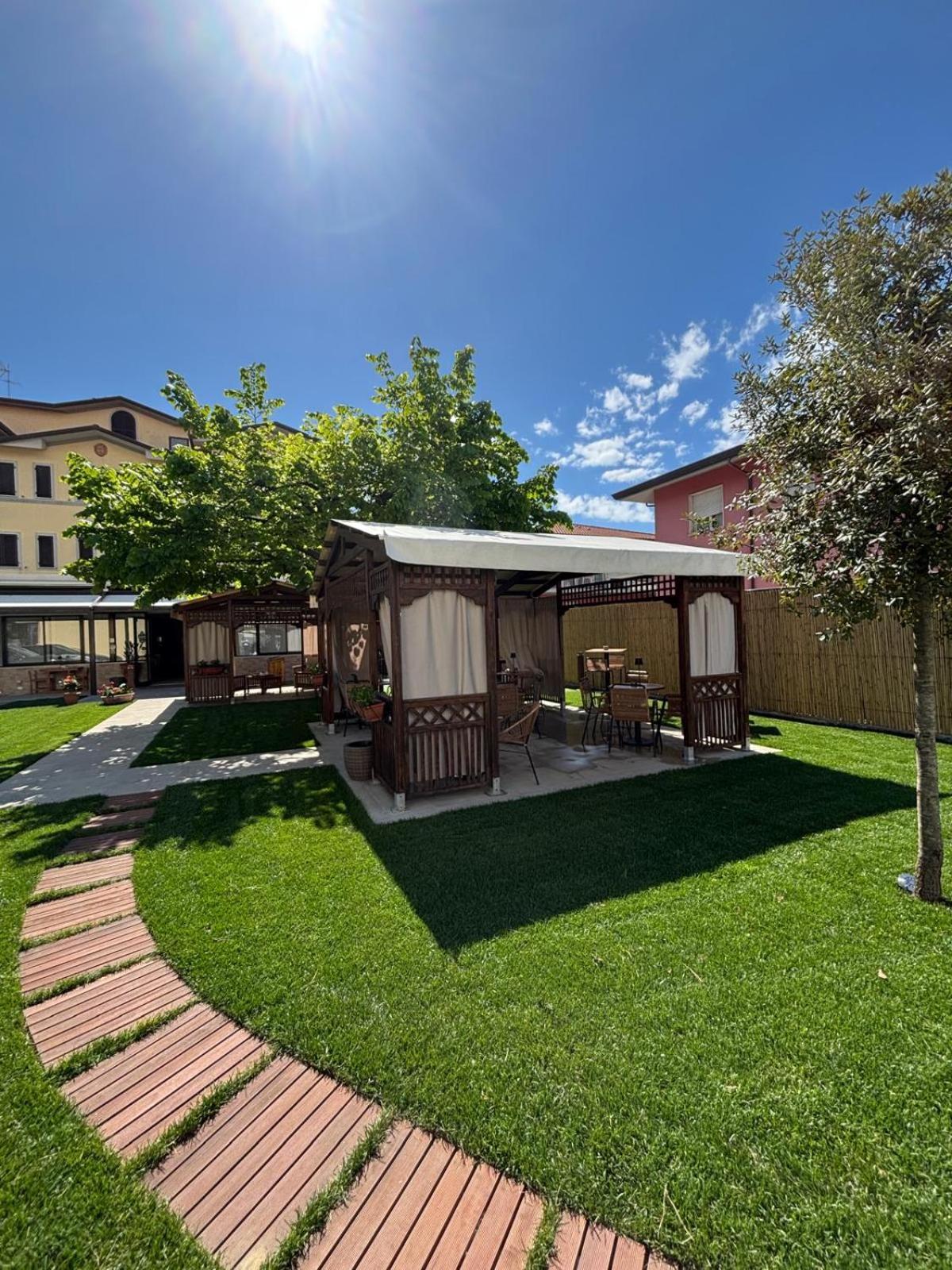 מרינה די מסה Hotel Virginia מראה חיצוני תמונה