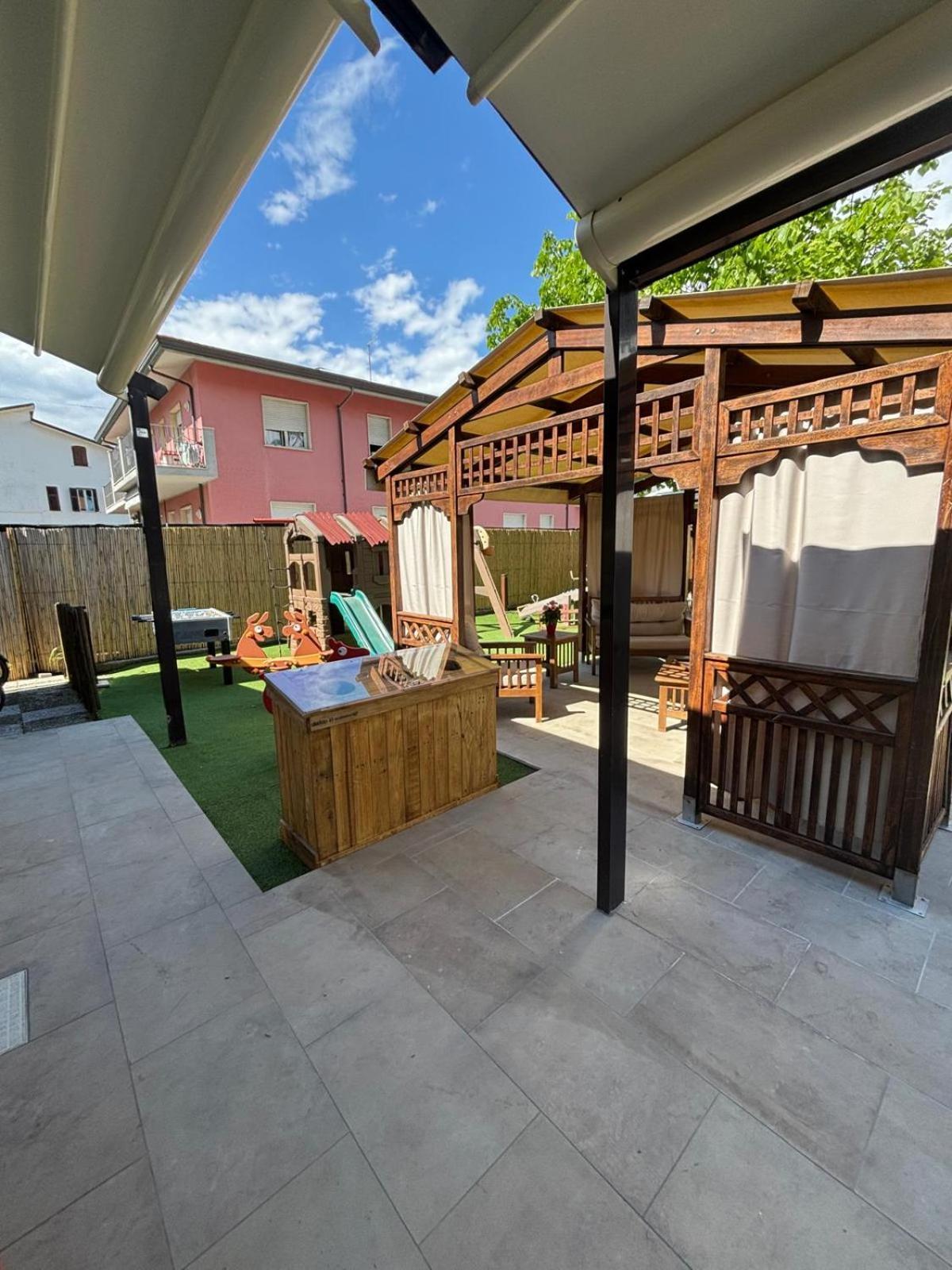 מרינה די מסה Hotel Virginia מראה חיצוני תמונה
