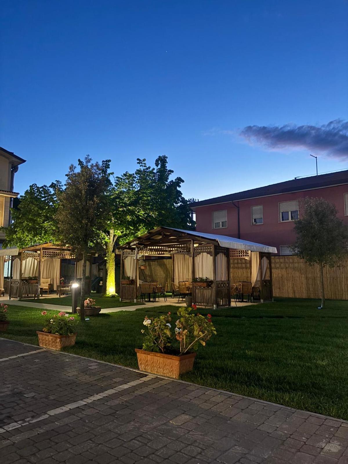 מרינה די מסה Hotel Virginia מראה חיצוני תמונה