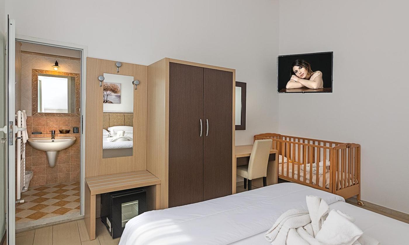 מרינה די מסה Hotel Virginia מראה חיצוני תמונה