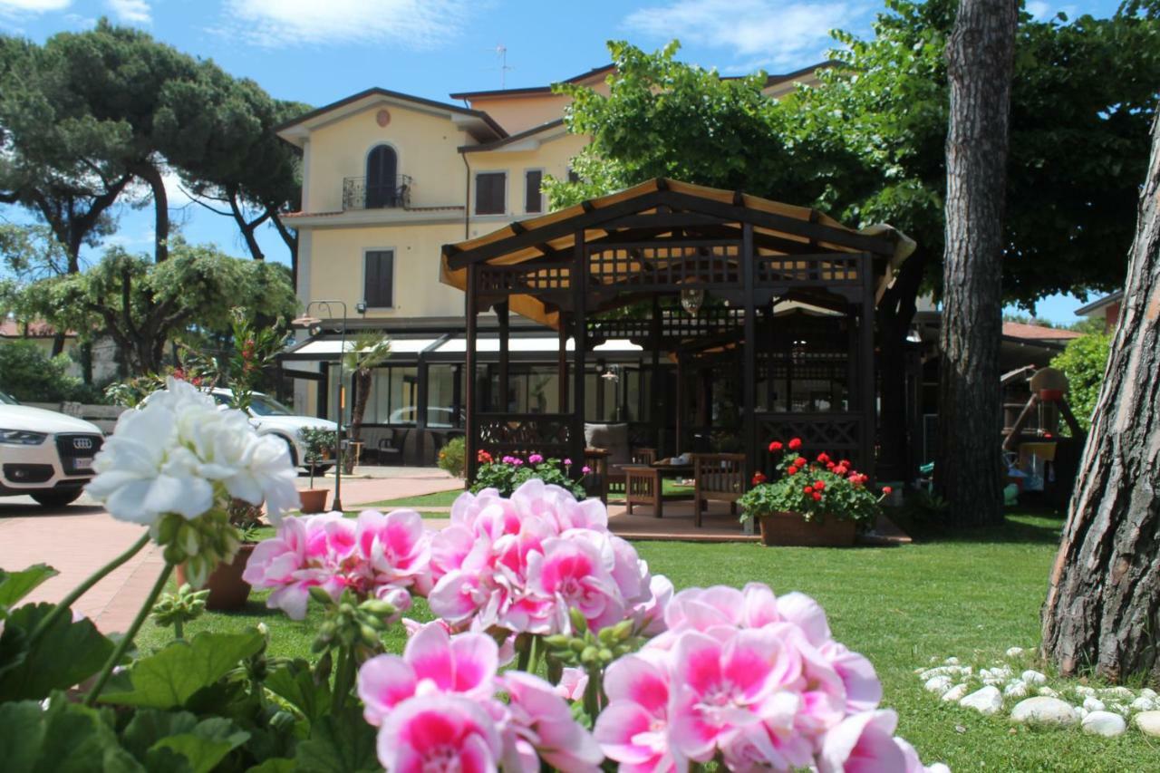 מרינה די מסה Hotel Virginia מראה חיצוני תמונה