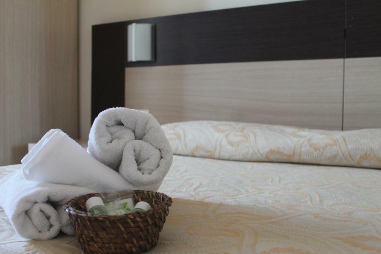 מרינה די מסה Hotel Virginia מראה חיצוני תמונה