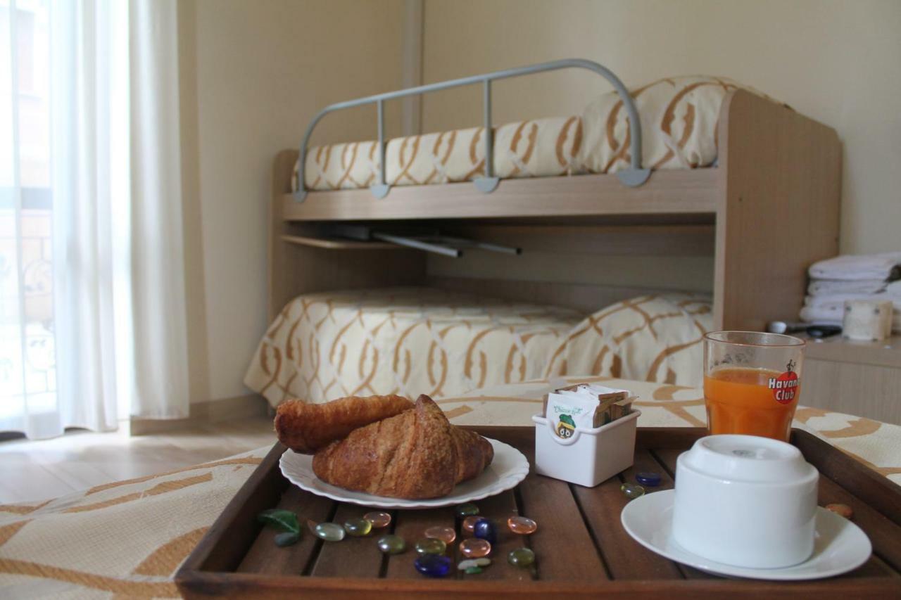 מרינה די מסה Hotel Virginia מראה חיצוני תמונה
