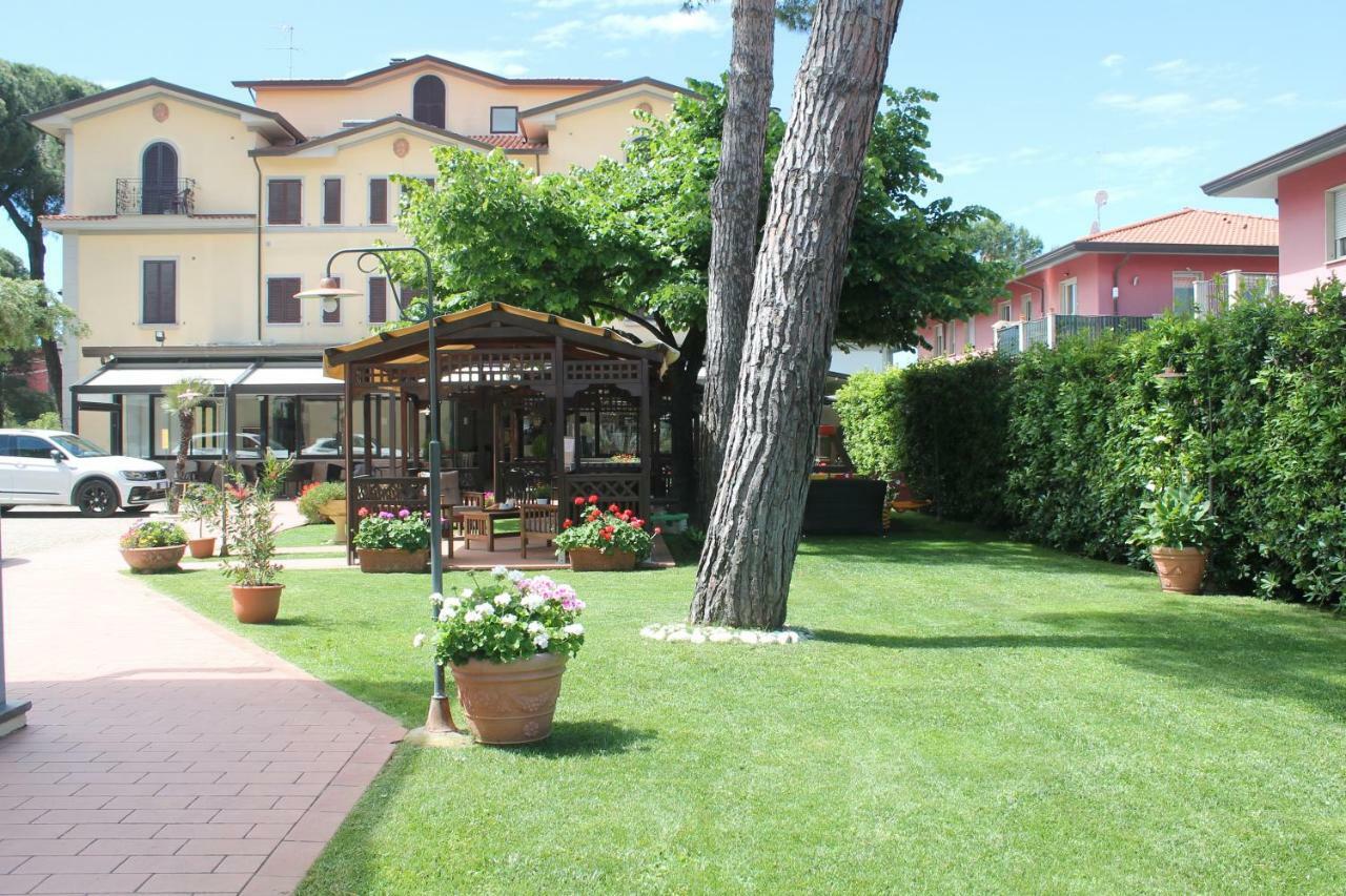 מרינה די מסה Hotel Virginia מראה חיצוני תמונה