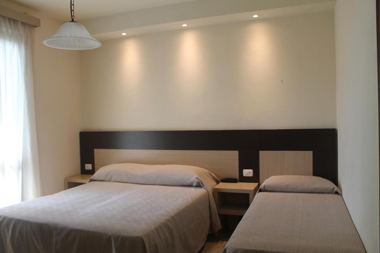 מרינה די מסה Hotel Virginia מראה חיצוני תמונה